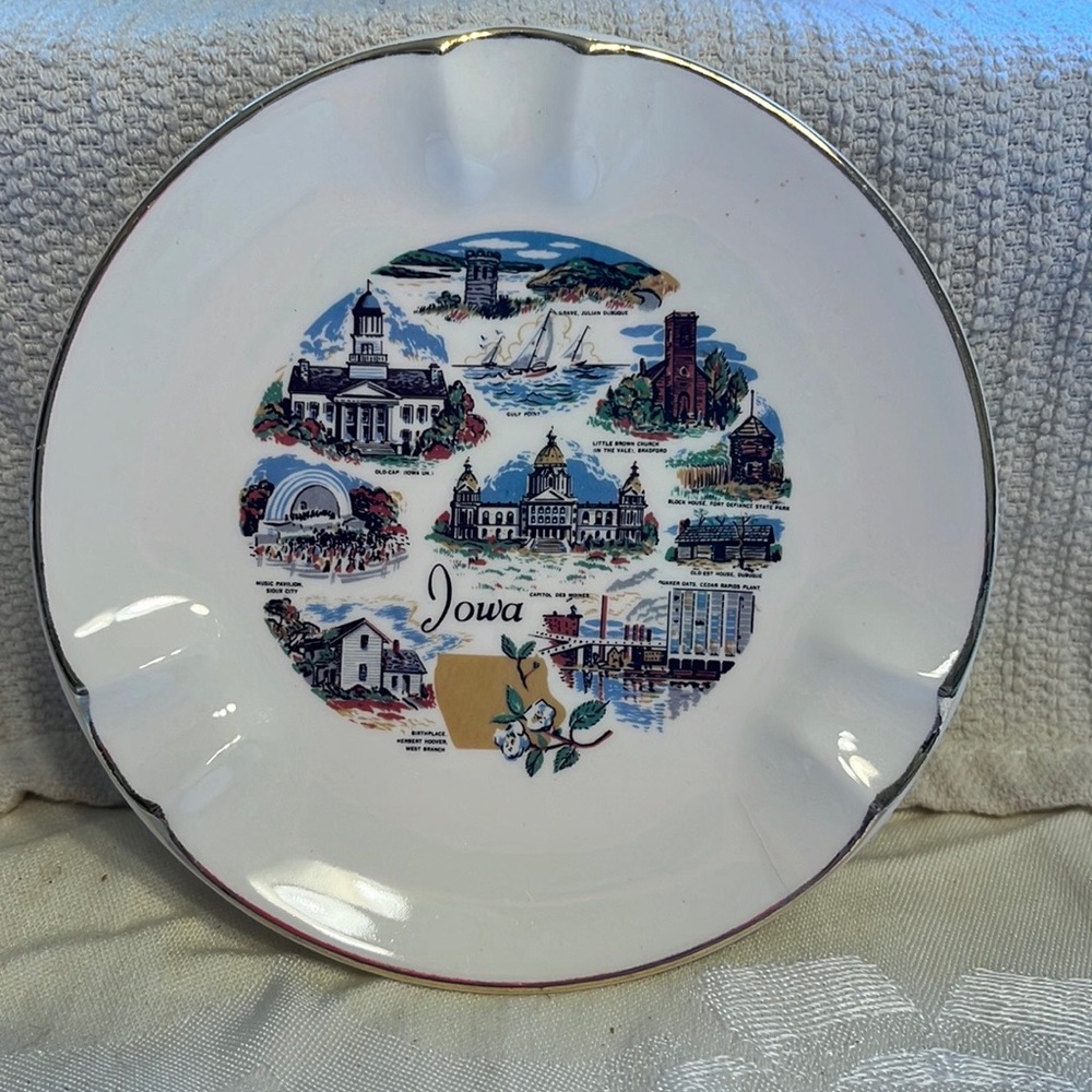 Vintage Travel Souvenir Ashtray